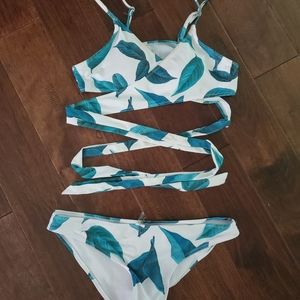 Cupshe bathing suit size medium women's green and white